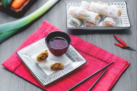 Rollitos vietnamitas con salsa agridulce