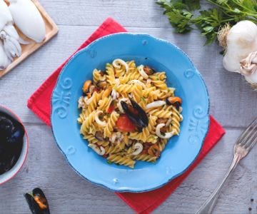 Fusilli mejillones y sepias