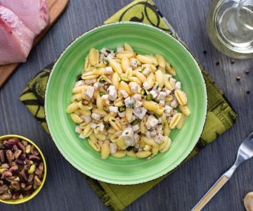 Gnocchetti sardi con pez espada y pistachos