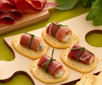 Schiacciate con involtini di San Daniele