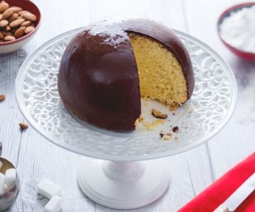 Dulce de los Abruzzos con almendras y chocolate