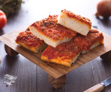 Sfincione palermitano