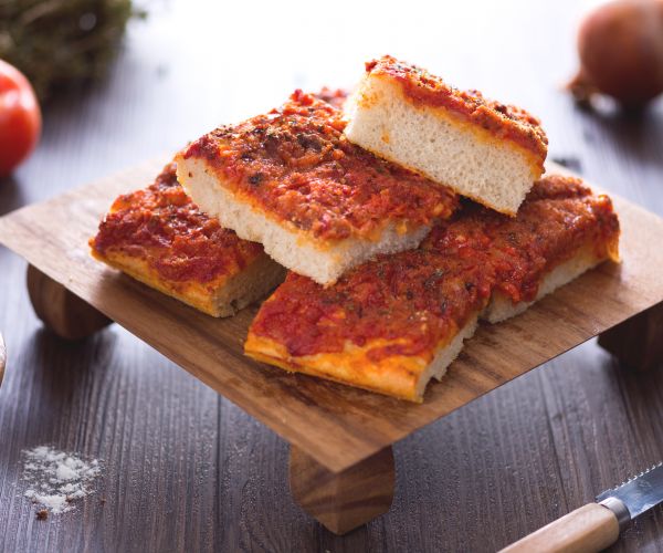 Sfincione palermitano
