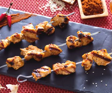 Brochetas de pollo picantes