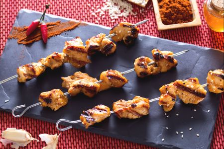 Brochetas de pollo picantes