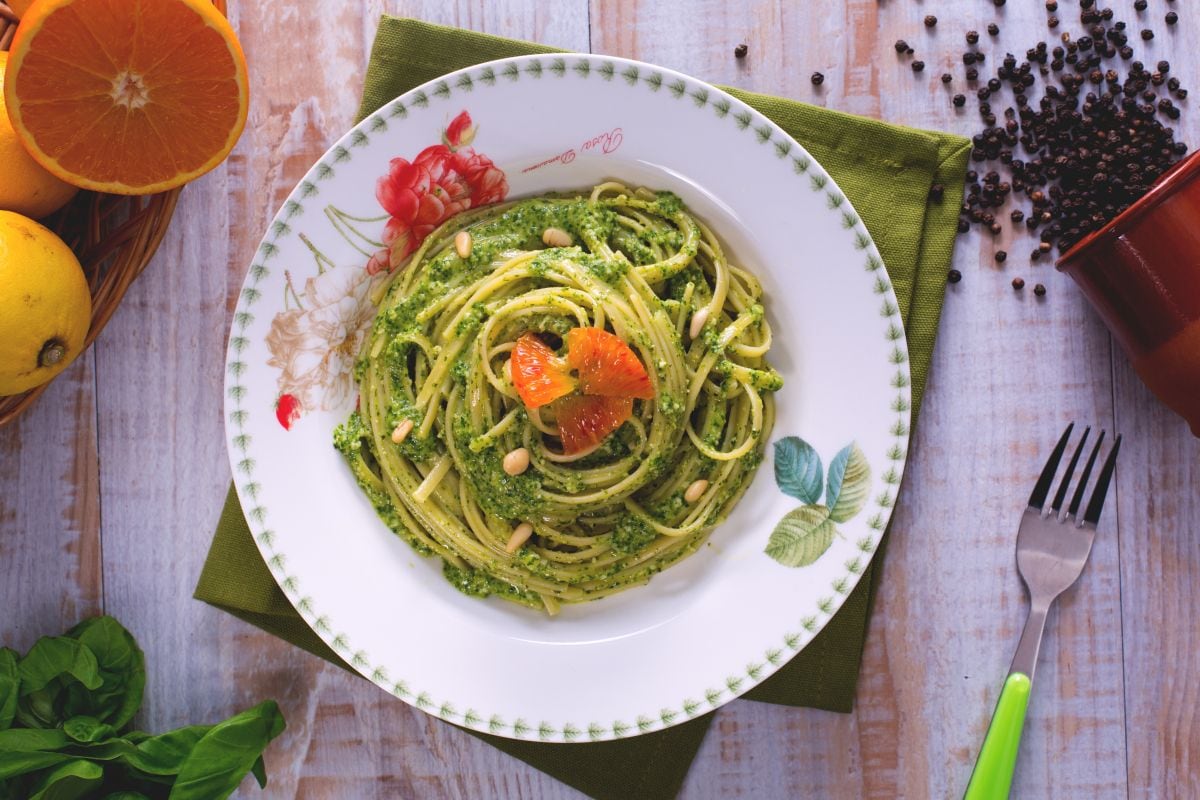 Bavette con pesto de cítricos