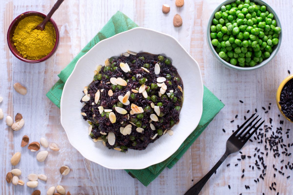 Arroz venere al curry