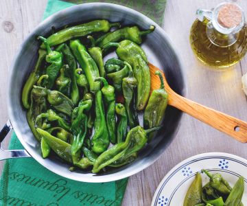 Friggitelli en la sartén