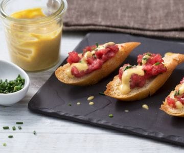 Tartar de carne en bruschetta