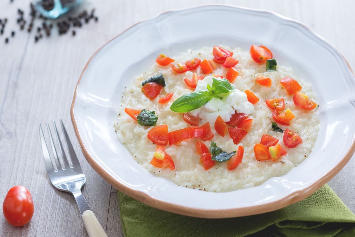 Risotto mozzarella de búfala y tomates cherry