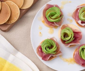 Aperitivo crudo y aguacate