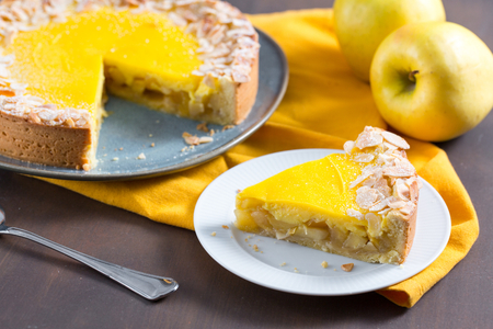 Tarta de manzana y crema