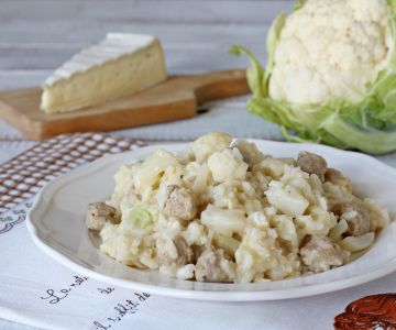 Risotto con coliflor, salchicha y brie