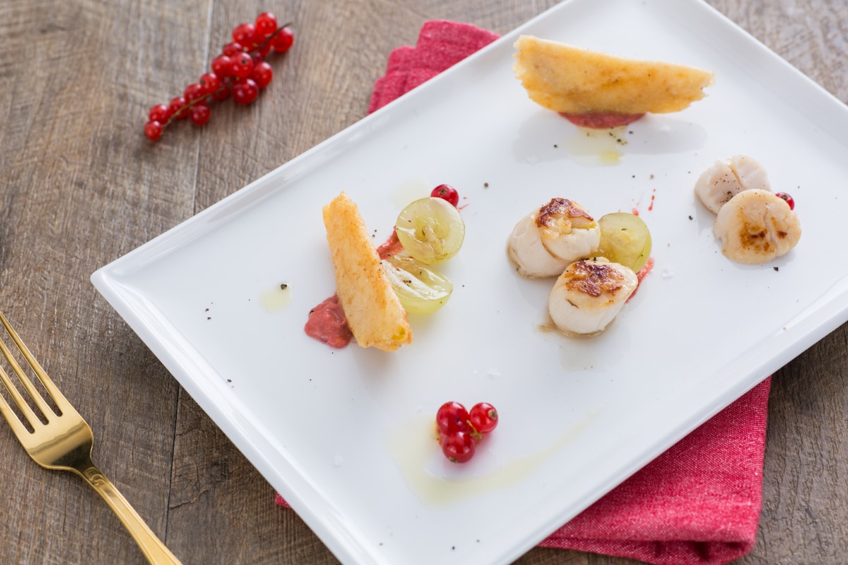 Vieiras y peras en hojaldre de Grana Padano