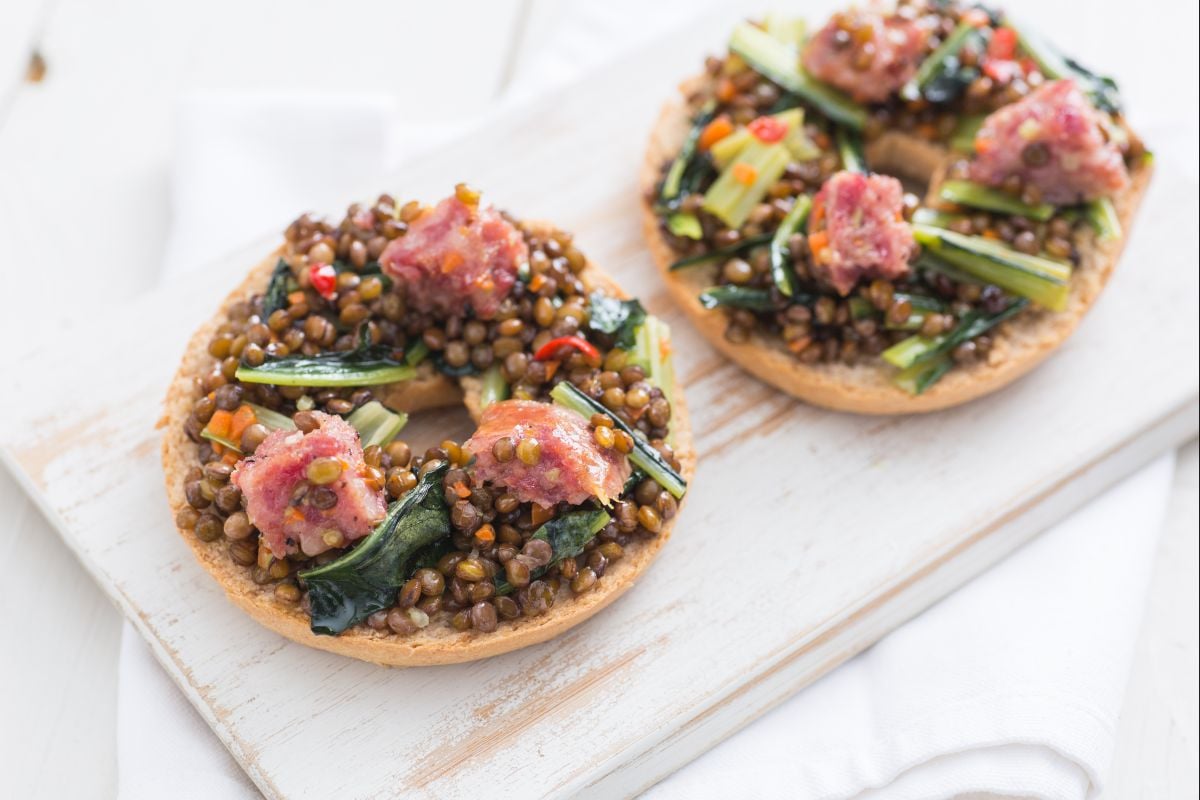 Friselle con cotechino y lentejas