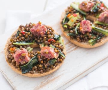 Friselle con cotechino y lentejas