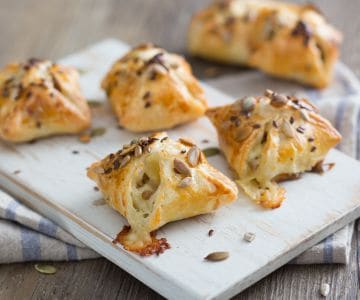 Paquetitos con lentejas, salchicha y queso