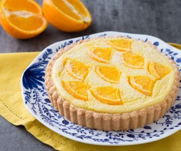 Tarta con crema de naranja