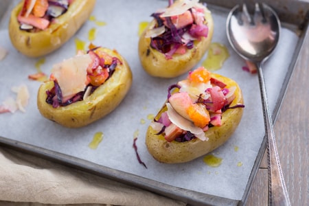 Patatas asadas con manzanas, naranjas y Grana Padano