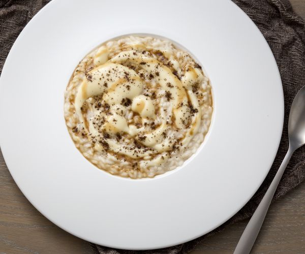 Risotto con crema de Grana Padano, reducción de cerveza y café