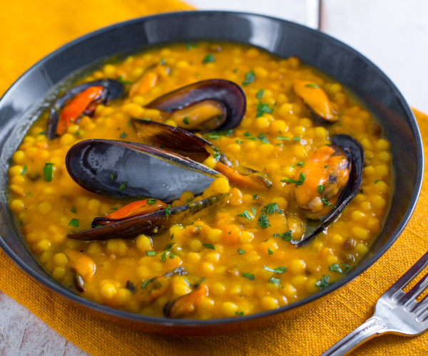 Fregola con calabaza y mejillones