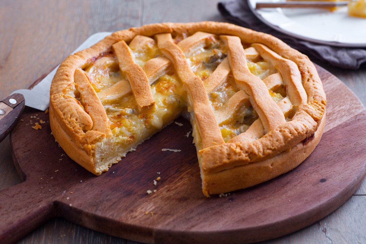 Tarta salada de patatas y gorgonzola