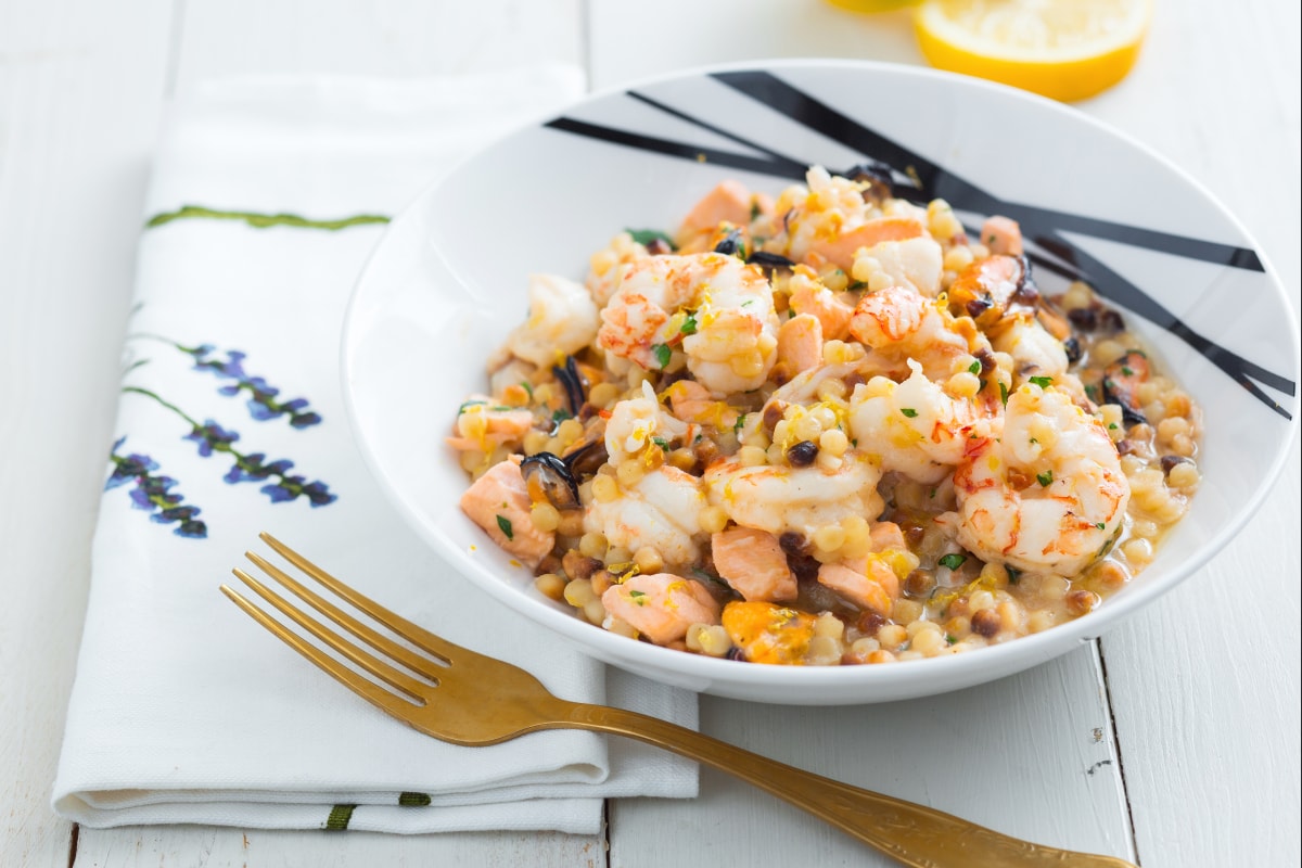 Fregola con ragú de pescado