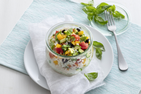 Ensalada de arroz en cocción en tarro