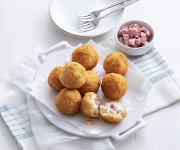 Mini supplí con jamón y scamorza