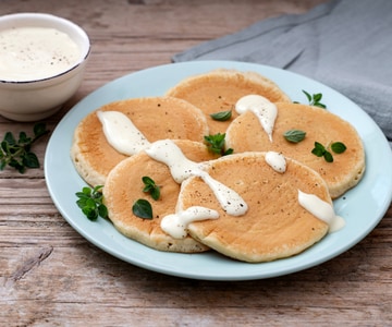 Pancakes salados con salsa de Grana Padano DOP