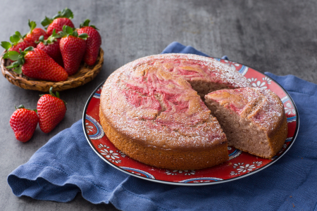 Tarta esponjosa de fresas