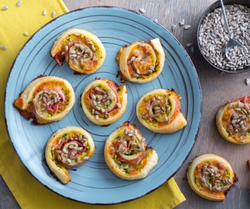 Espirales de hojaldre con calabacín y jamón