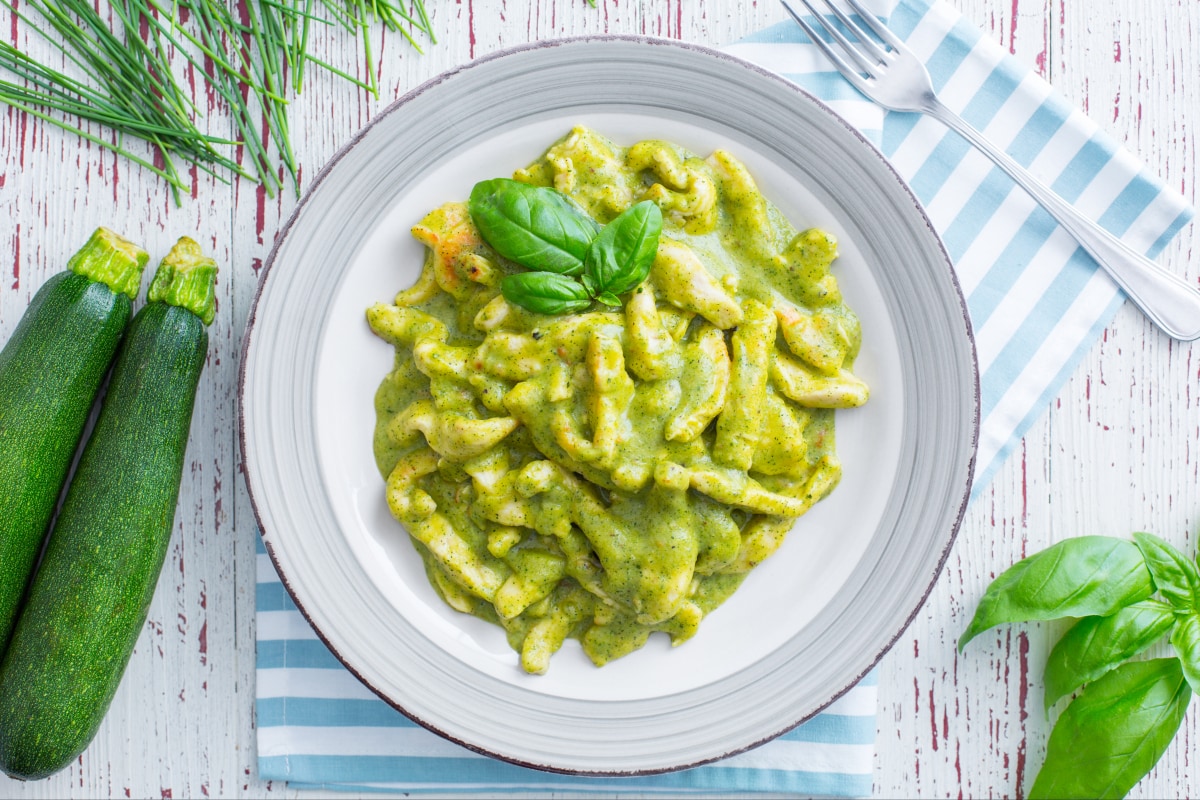 Pollo con crema de calabacines