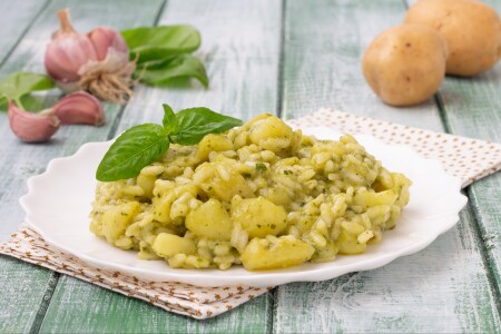 Risotto al pesto y patatas