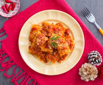 Paccheri con ragú de cotechino