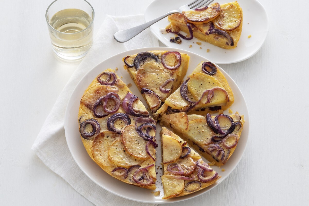 Falsa tortilla con patatas y cebollas