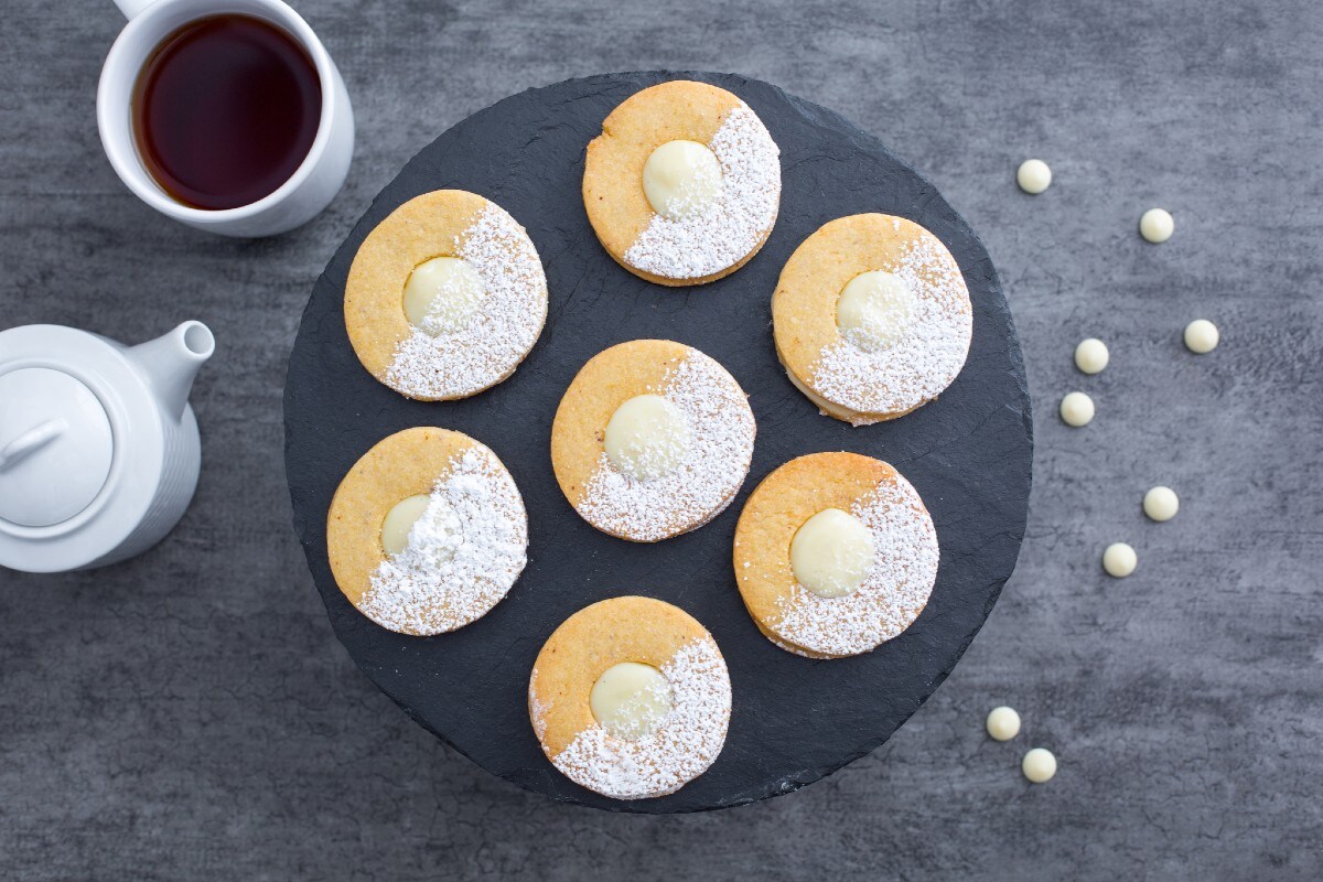 Galletas con crema de chocolate blanco