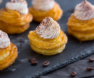 Zeppole con crema de mascarpone y café