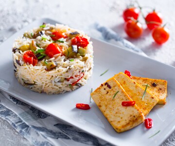 Arroz con tofu salteado picante