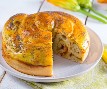 Rustico con salame y flores de calabaza