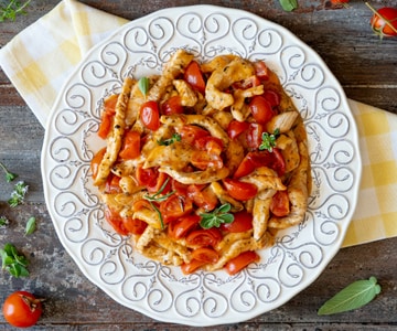 Tiras de pavo con tomatitos