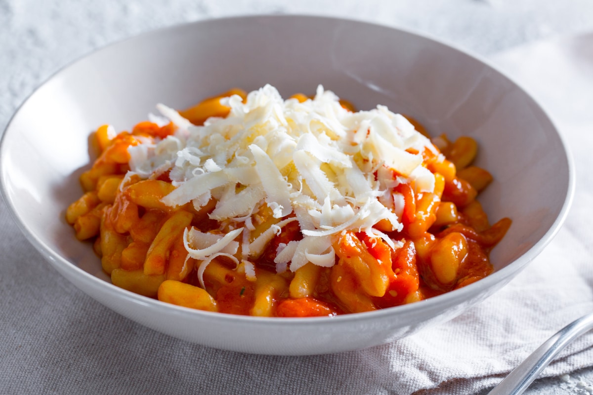Cavatelli de patata con tomatitos y ricotta