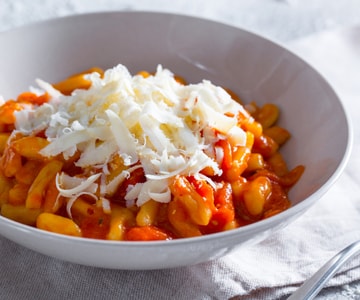 Cavatelli de patata con tomatitos y ricotta