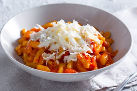 Cavatelli de patata con tomatitos y ricotta