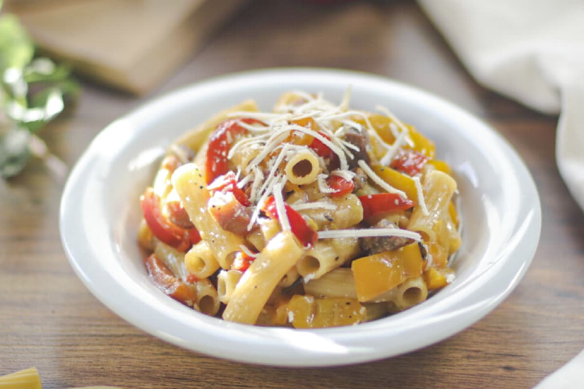 Pasta pimientos y panceta