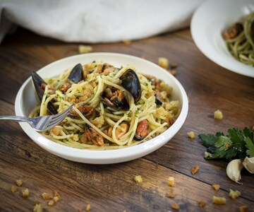 Pasta mejillones y migas