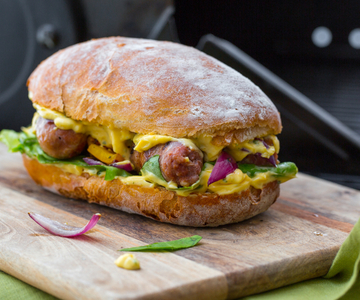 Verzini a la barbacoa con pimientos y cebollas