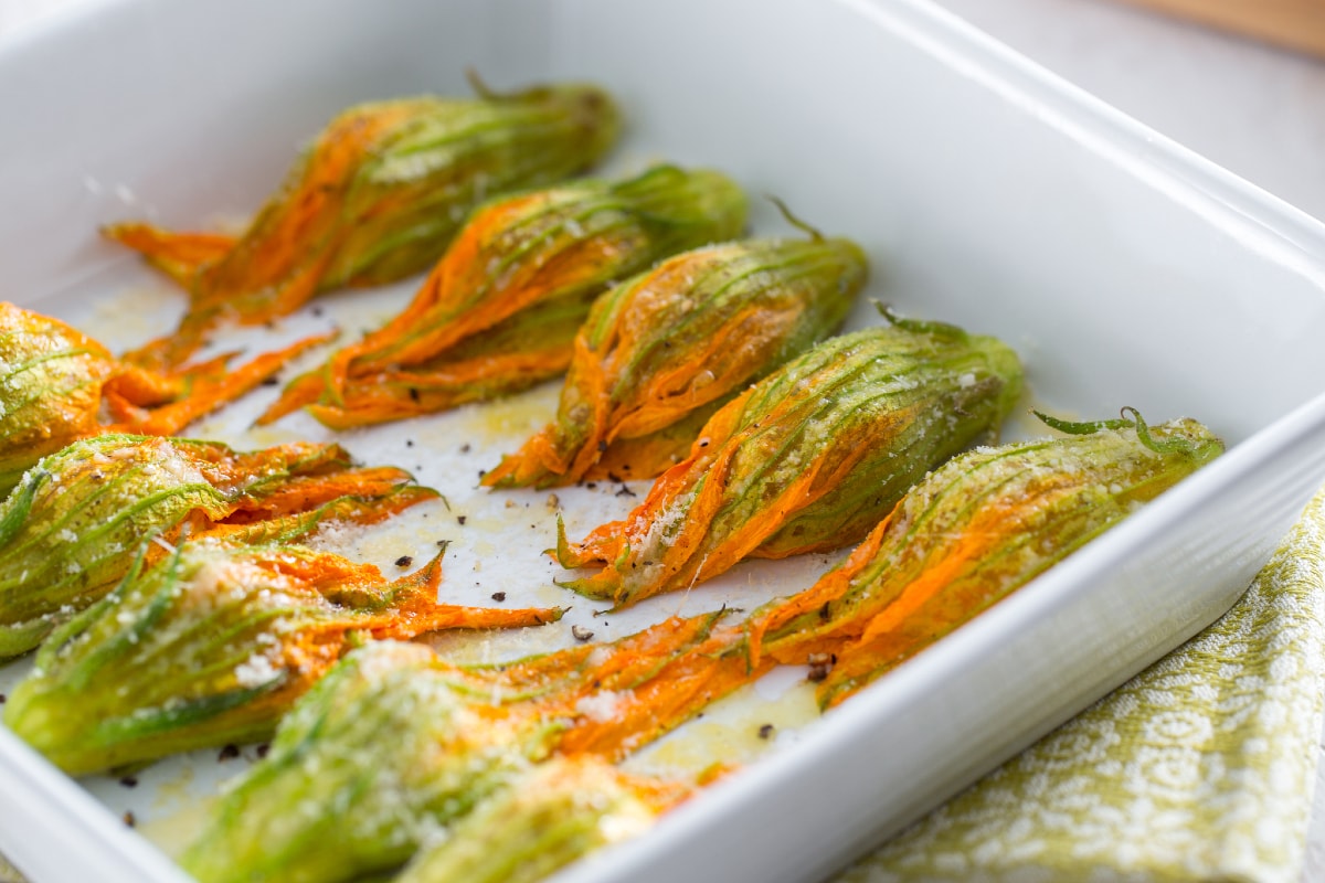 Flores de calabacín al horno con anchoas y Grana Padano