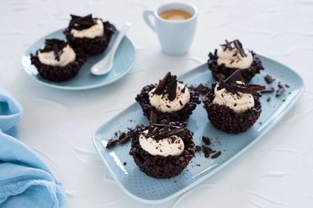 Cestitas con crema de café