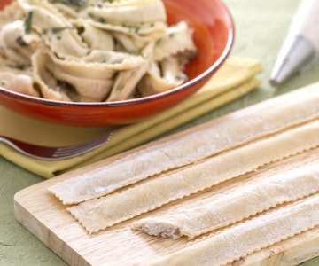 Tallarines rellenos de carne y ricotta